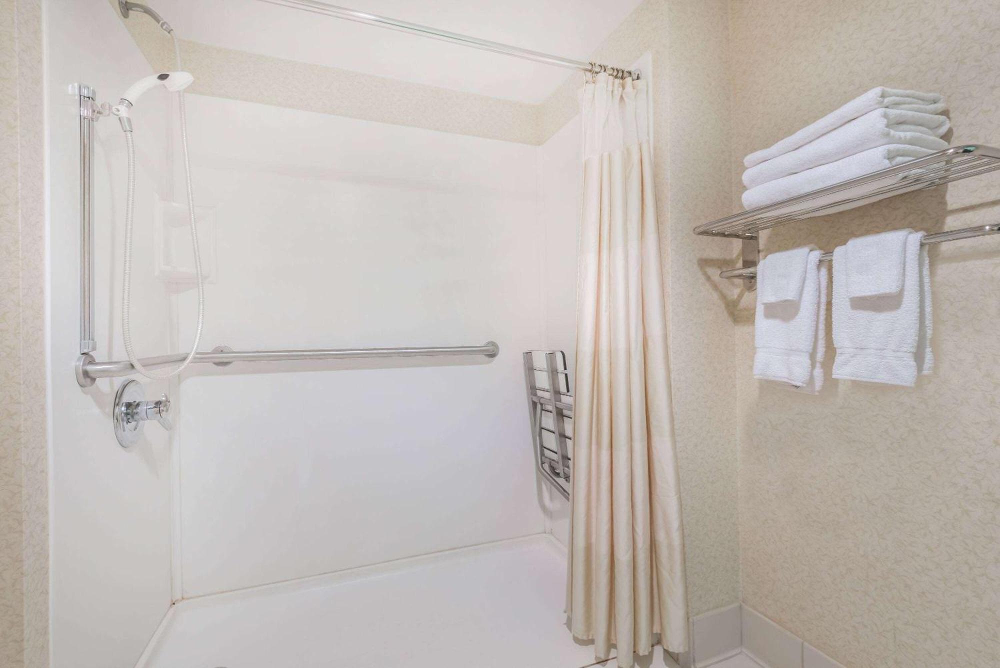 Baymont By Wyndham Greensburg מראה חיצוני תמונה