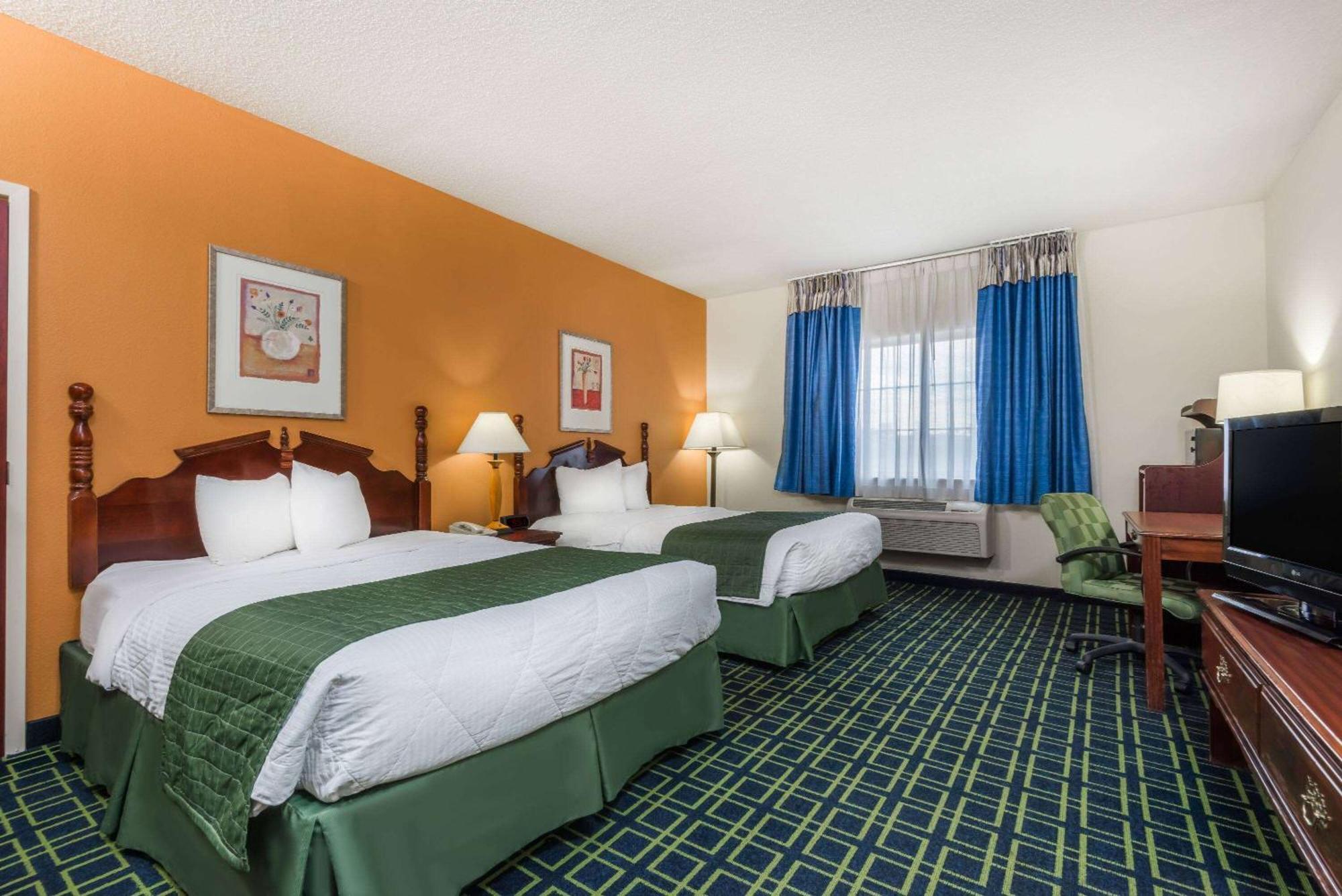Baymont By Wyndham Greensburg מראה חיצוני תמונה