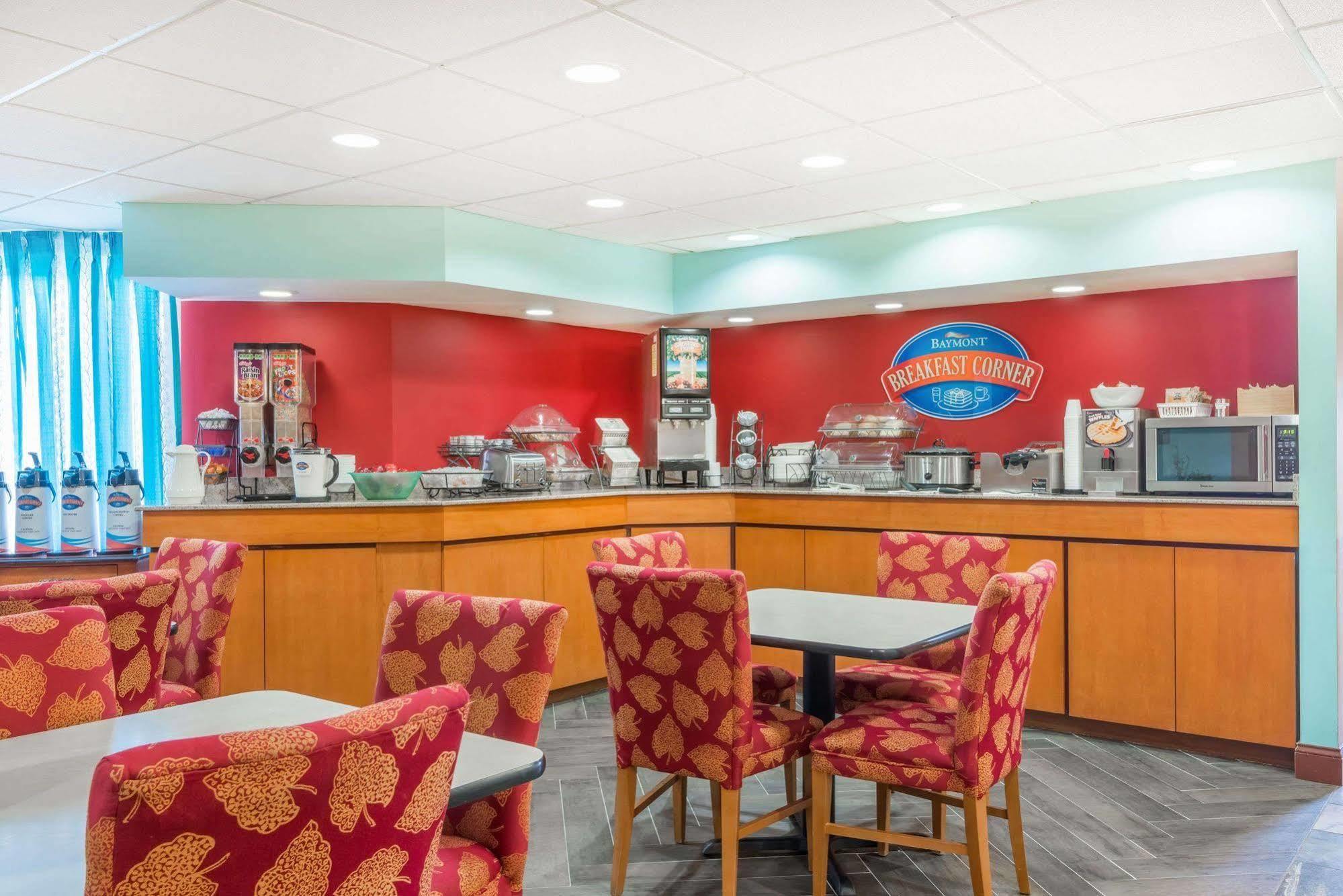 Baymont By Wyndham Greensburg מראה חיצוני תמונה